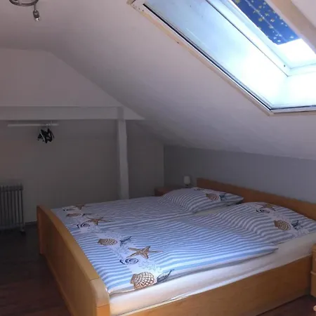 Gemuetliches Am Deich Mit Gartenzimmer * Kleve (Dithmarschen)