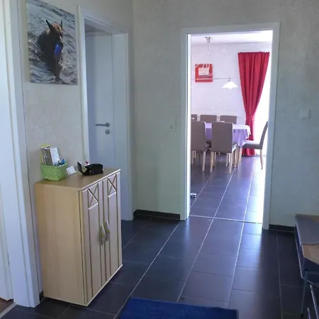 Gemuetliches Am Deich Mit Gartenzimmer Semesterbostad